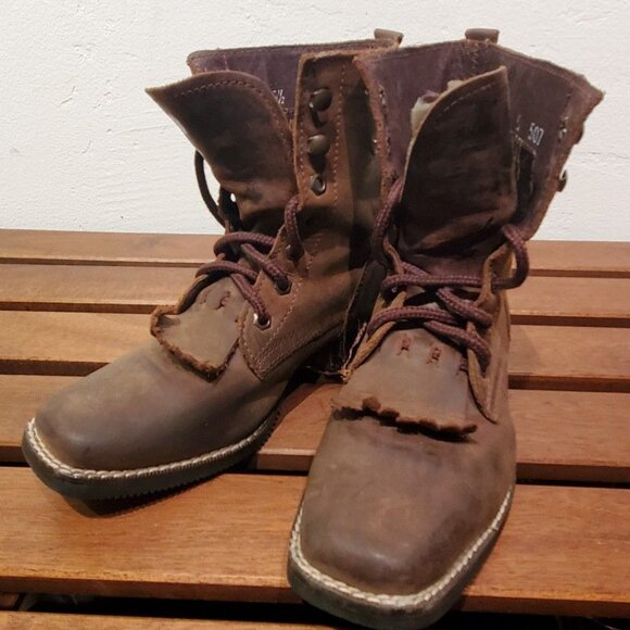 These are girl cow boy boots sizing is in Mexico sizing 20 1/2  appr kids 13 - Picture 1 of 6